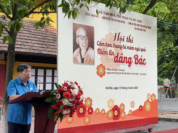 Công đoàn Bộ VHTTDL tổ chức Hội thi cắm hoa, trang trí mâm ngũ quả nhân dịp kỷ niệm 134 năm Ngày sinh Chủ tịch Hồ Chí Minh